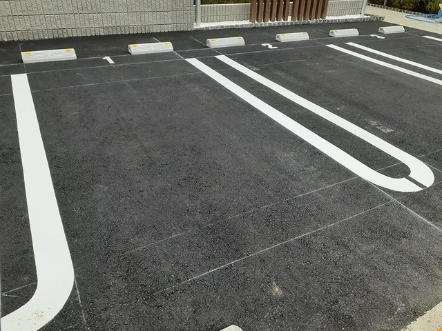 プラスエス英賀清水の駐車場