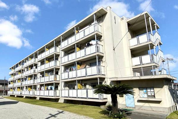 ビレッジハウス今在家1号棟の外観