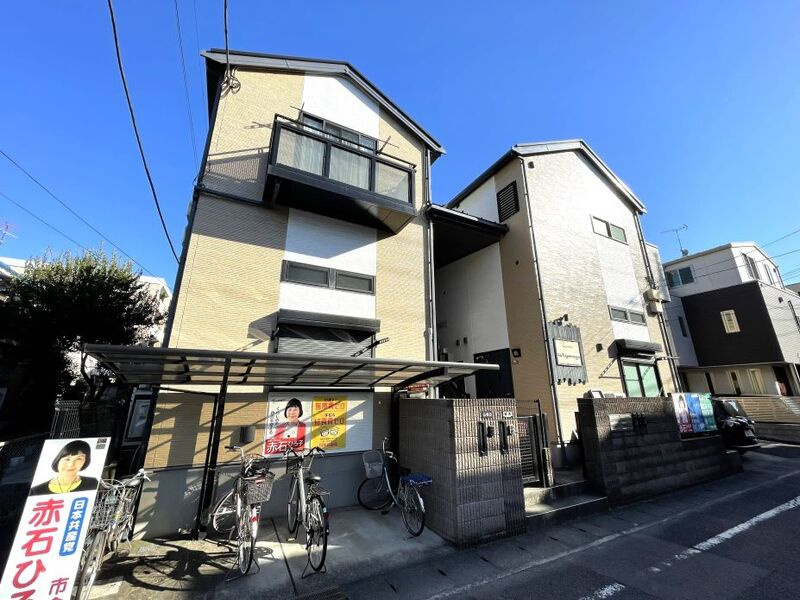 川崎市多摩区宿河原２丁目のアパートの外観