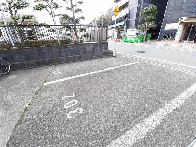 マリッチ今宿の駐車場