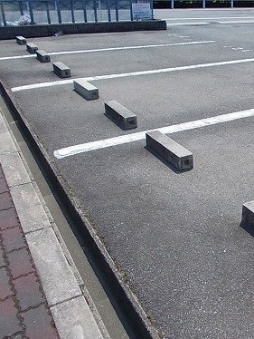 ディア　ベルジュの駐車場