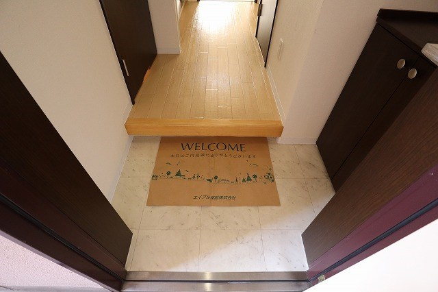 寝屋川市早子町の賃貸マンションの玄関|※同タイプの間取りのお写真となります。