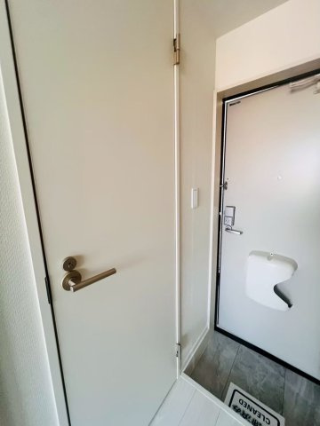 プルミエール板橋本町の玄関