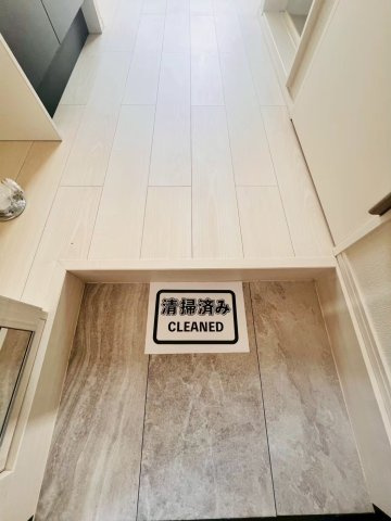 プルミエール板橋本町の玄関