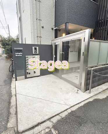 Infoglia Brezzaのエントランス