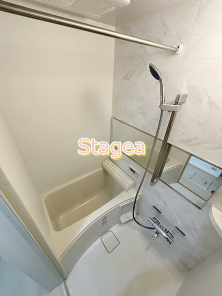 Infoglia Brezzaの浴室