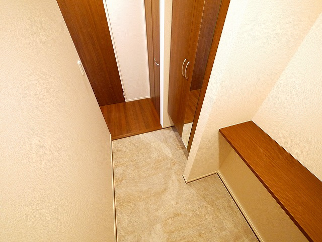 リアングランデの玄関|収納もある玄関です