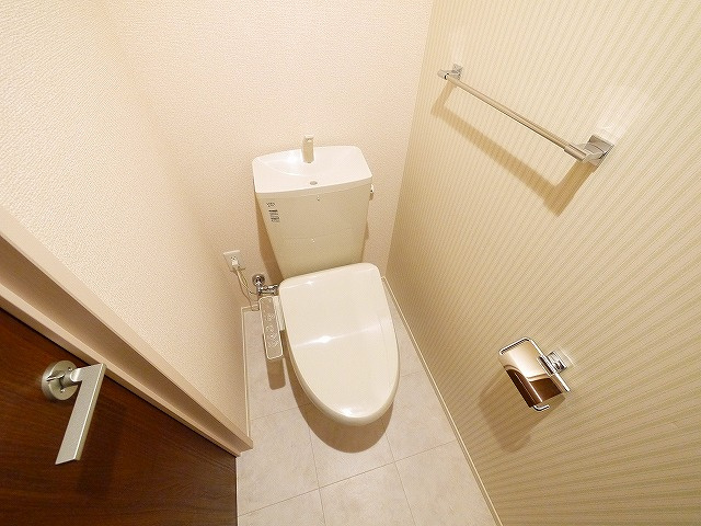 リアングランデのトイレ|落ち着いた色調のトイレです