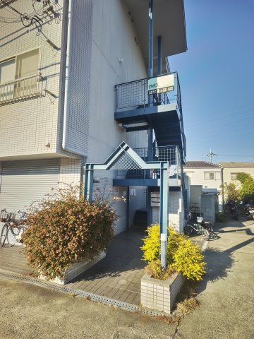 マンション12番館のエントランス