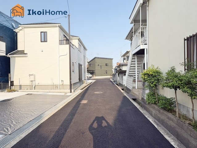 明石市魚住町西岡　全２棟A号棟　新築戸建　の前面道路含む現地写真|【ホームページに現地動画掲載中】●年中無休：当日予約可●車通りも少なく、安心の閑静な住宅地