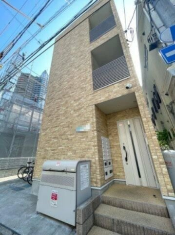 所沢市御幸町のアパートのエントランス