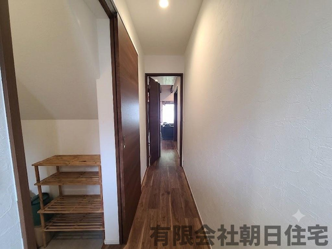 【内装】 | 馬潟町ガレージ付中古戸建 | リビングまでの廊下