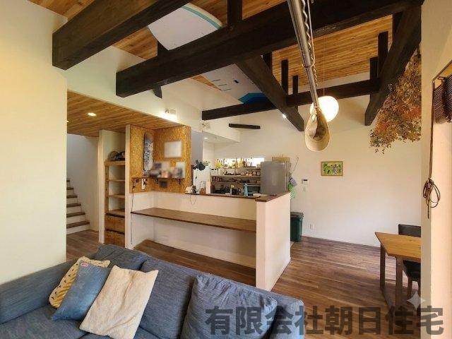 【居間・リビング】 | 馬潟町ガレージ付中古戸建