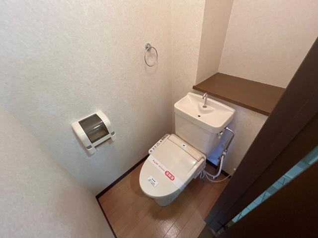 コーポリヴィエール３９のトイレ|シャワー付トイレ