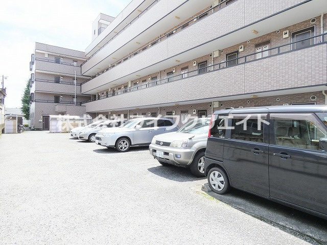 エステート吉武の駐車場