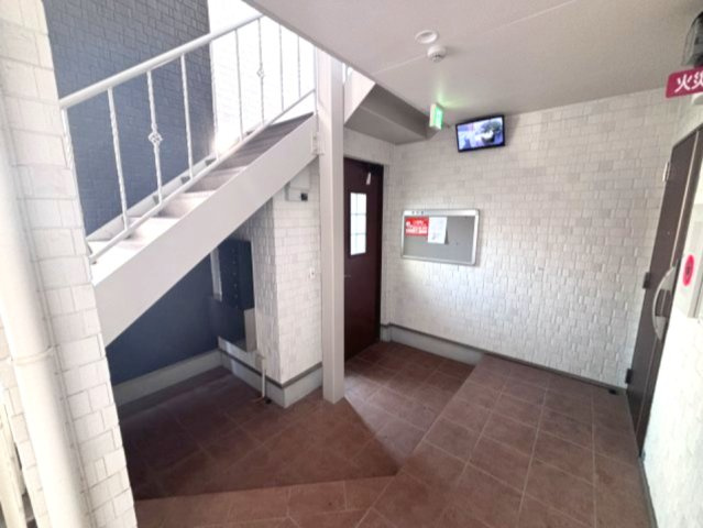 アビタ青木駅前のロビー