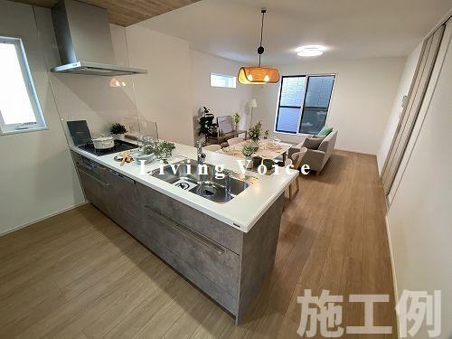 【居間・リビング】 | 【仲介手数料０円】厚木市緑ケ丘第1　新築一戸建て | 厚木市緑ケ丘第1　新築一戸建て