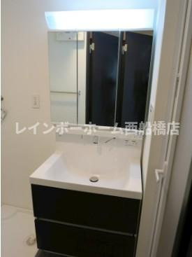 クレシェンテ梅月の洗面所