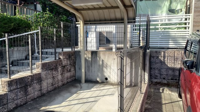レオネクスト安岡寺の駐車場