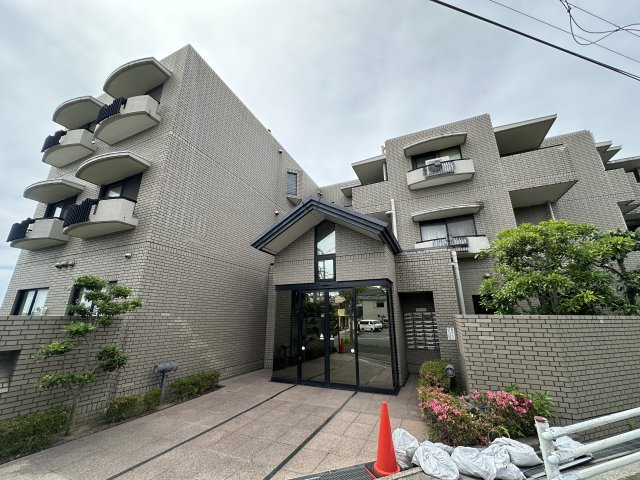 ロイヤル日光ハイツ明石の外観