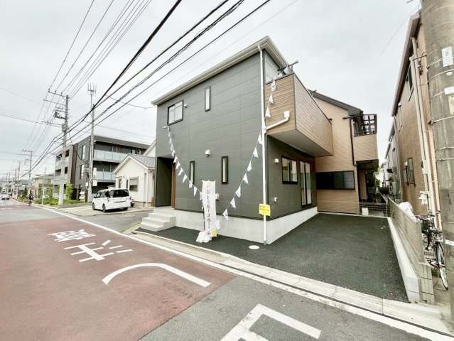 【仲介手数料無料】ふじみ野市新駒林第5―新築分譲住宅―限定１棟―の前面道路含む現地写真|住まう人たちに与えられるゆとりある生活と受け継がれる資産。日常から生み出される時の隙間は家族で過ごすための新しくかけがえのない時間。