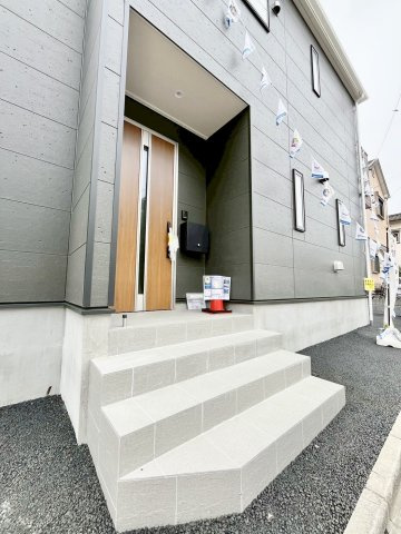 【仲介手数料無料】ふじみ野市新駒林第5―新築分譲住宅―限定１棟―の外観|南採光で日当たりも良好。生活を彩る設備、豊富な収納が揃う邸宅！快適な住まいで《ワンランク上》の生活が送れます♪