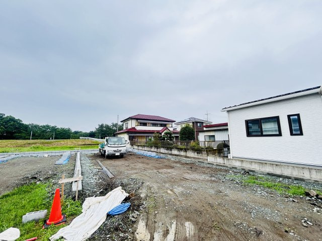 新築　佐波郡玉村町板井2期　LIGNAGE　3号棟の駐車場|現地写真　駐車スペースは並列3台分可能です！
