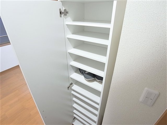品川第6マンションの玄関|シューズBOXが玄関に有ります