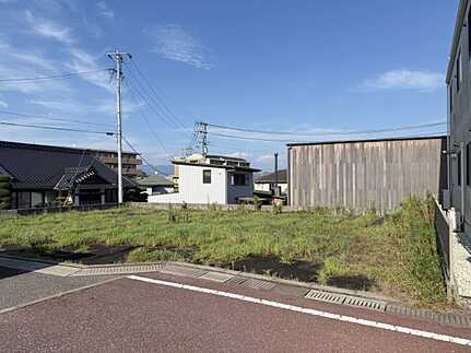 広島市安佐南区山本４丁目の前面道路含む現地写真