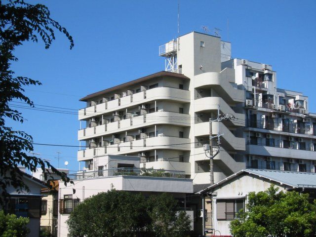 クレスト大和東の外観