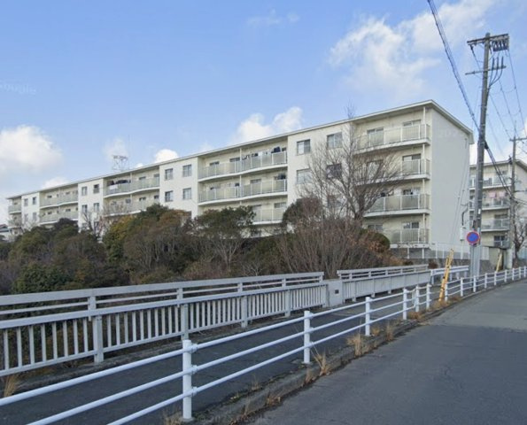 白川台ハイツ7号棟の外観