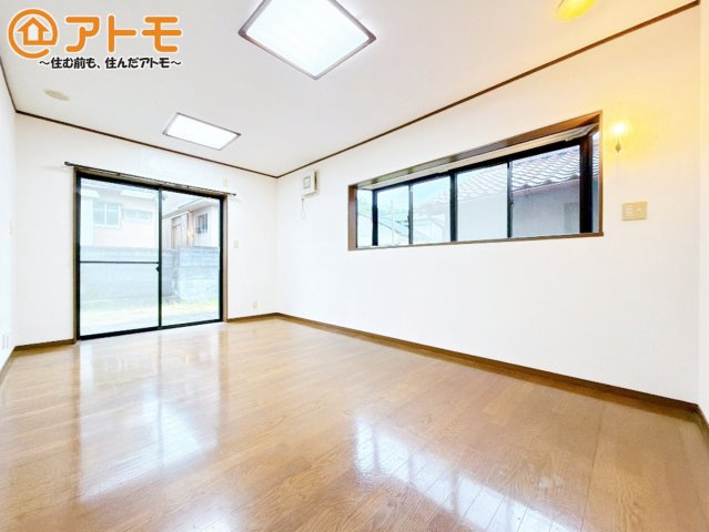 【居間・リビング】 | 富士市中丸　中古戸建て　全1棟