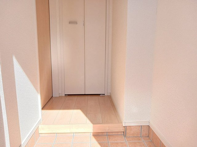 プラシードＡの玄関