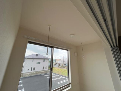 【内装】 | エスコルト | 室内物干
