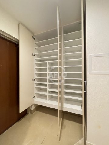 BRAVI南堀江　日吉小学校区の玄関|BRAVI南堀江（ブラービ南堀江）　玄関