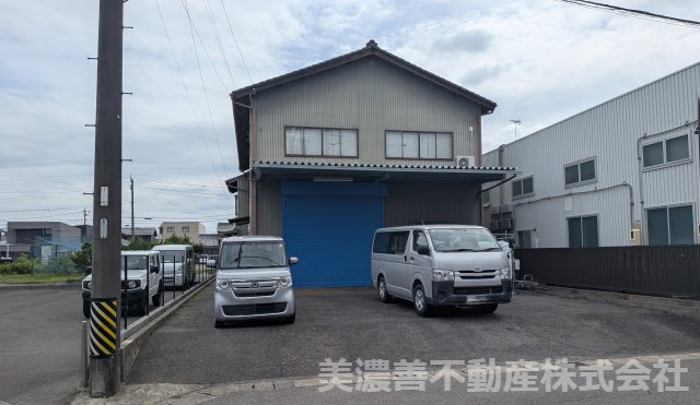 ６７２０８　羽島市福寿町平方8丁目事務所付倉庫