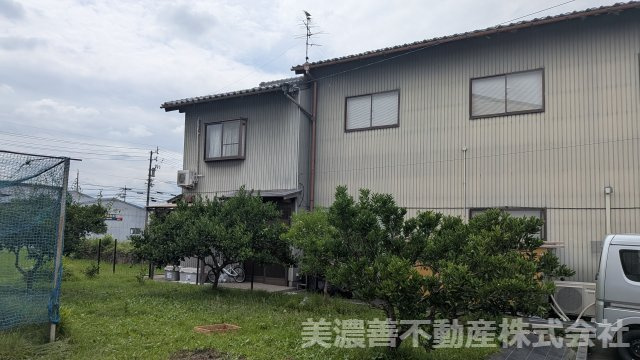 ６７２０８　羽島市福寿町平方8丁目事務所付倉庫の外観