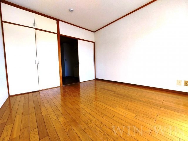 マンションMIKAWAの居間・リビング|イメージ（同建物内別部屋の写真です）