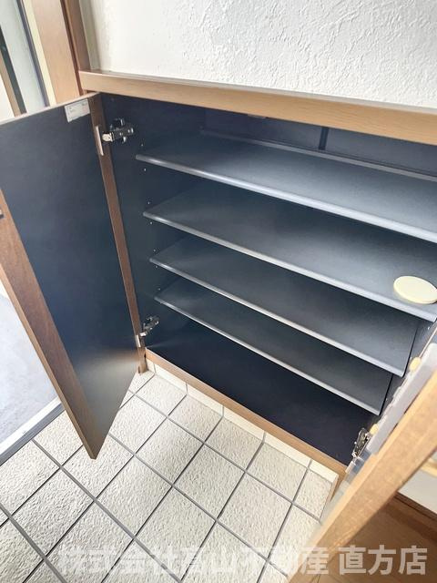 直方市大字頓野のアパートの収納