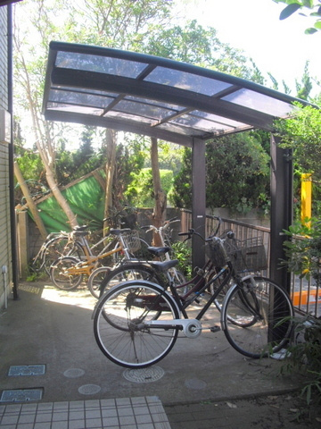 由比ガ浜ハイムのその他共用部分|屋根付自転車駐輪場