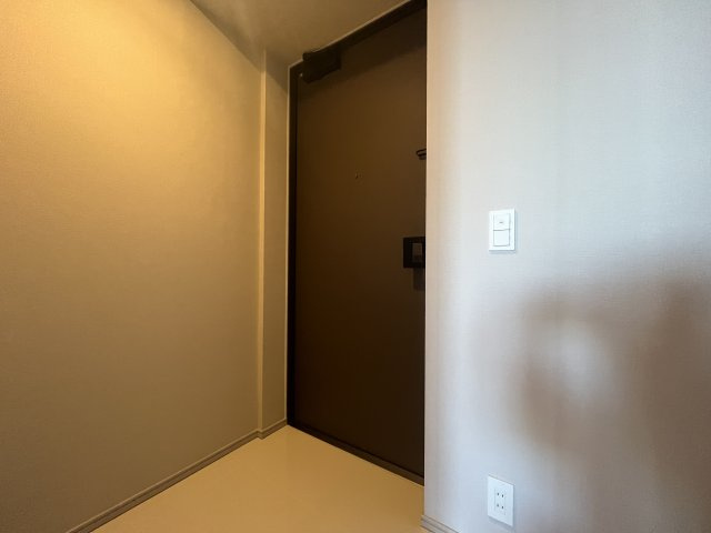 プライムメゾン千葉新町の玄関