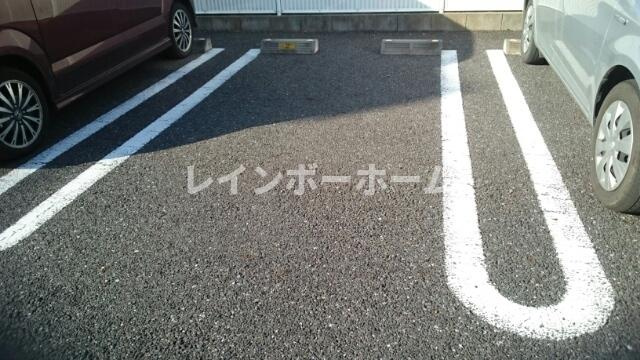 マーガレットメゾンⅣの駐車場