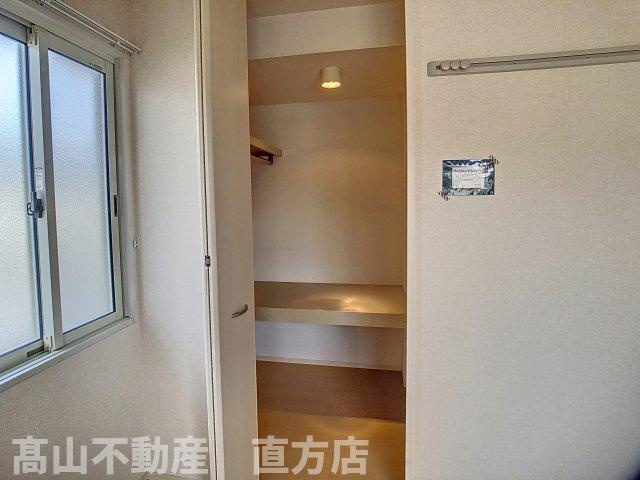 直方市大字頓野のアパートの収納