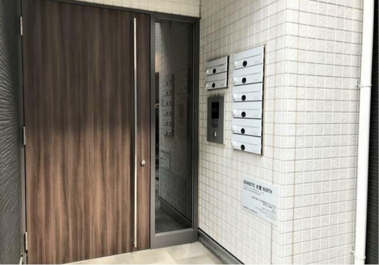  GRANDTIC 大宮 NORTHのエントランス