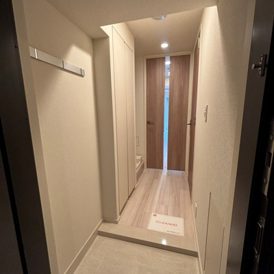 【玄関】 | パークアクシス新宿百人町 | ※写真は同タイプ住戸です。