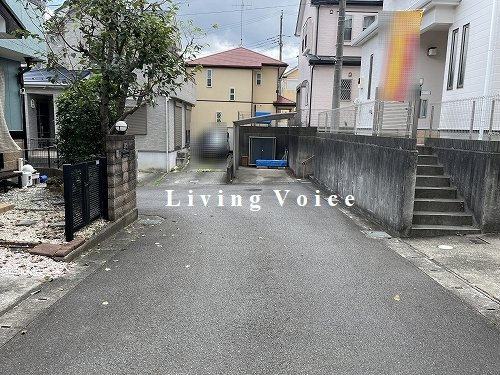 【仲介手数料０円】海老名市国分南4丁目　中古一戸建ての前面道路含む現地写真|海老名市国分南4丁目　中古一戸建て