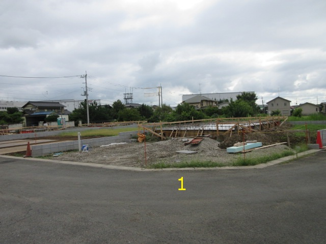 【仲介手数料無料】新築戸建　吉見町下細谷669-1（全3棟）の前面道路含む現地写真