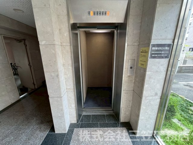 マンショングランメールのロビー