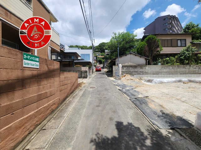 福岡市中央区小笹5丁目第2-2棟（1号棟）の外観|前面道路含む現地の写真です。