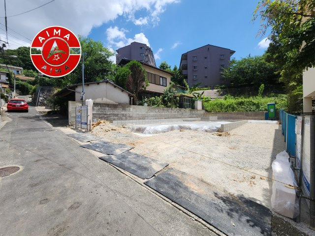 福岡市中央区小笹5丁目第2-2棟（2号棟）の前面道路含む現地写真|見学の時間などお気軽にお問い合わせ下さい。